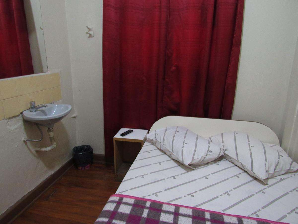 Hotel Moraes a 10 minutos da 25 de Março,Brás,Bom Retiro,a 2 minutos do Mirante Sampa Sky e pista de Skate Anhangabaú São Paulo Extérieur photo